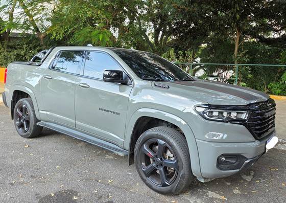 RAM RAMPAGE 2.0 HURRICANE 4 TURBO GASOLINA R/T 4X4 AUTOMÁTICO